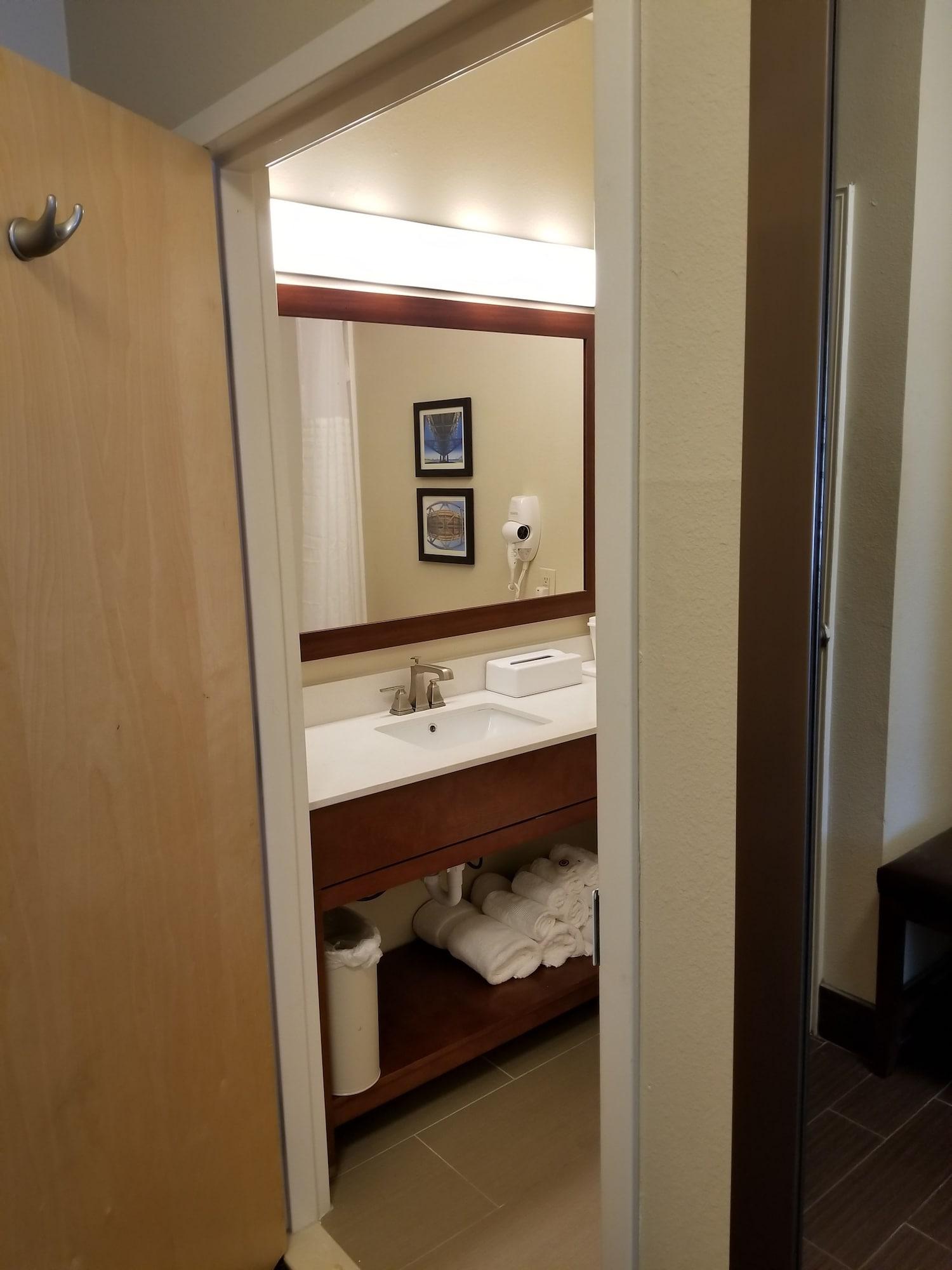 Sonesta Essential - Baton Rouge Airport Hotel Exterior foto