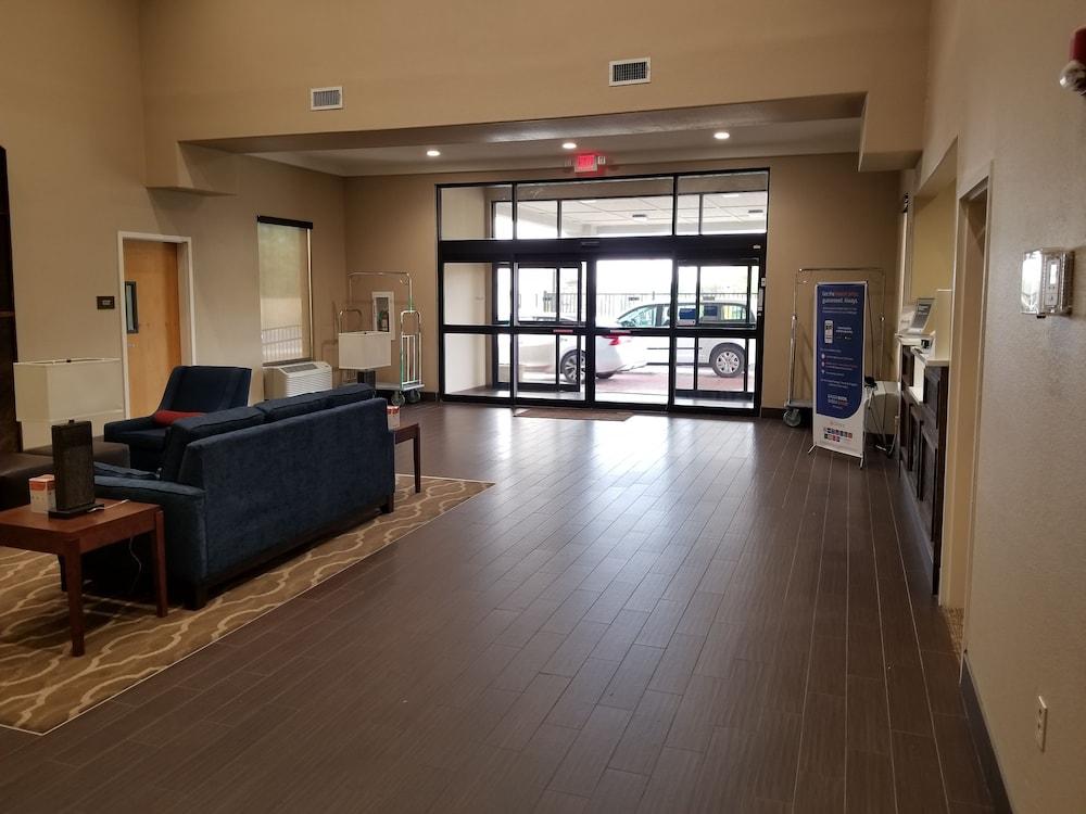 Comfort Inn & Suites Airport Baton Rouge Exterior foto
